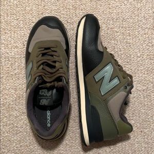 Sz 9.5 Men’s 574 New Balance